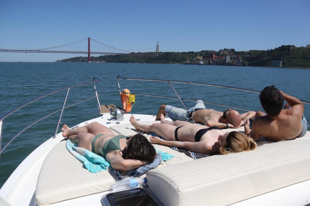 Private Yacht, We Love Our Guests 리스본 외부 사진