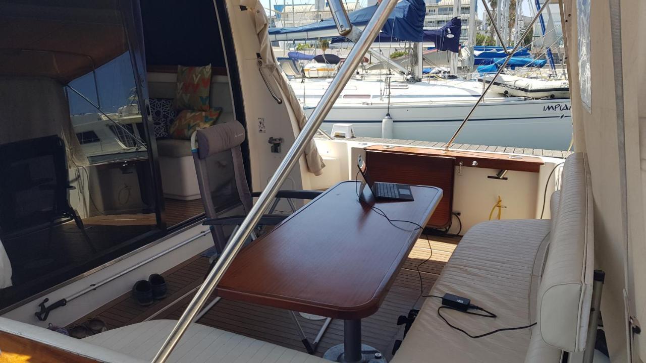 Private Yacht, We Love Our Guests 리스본 외부 사진